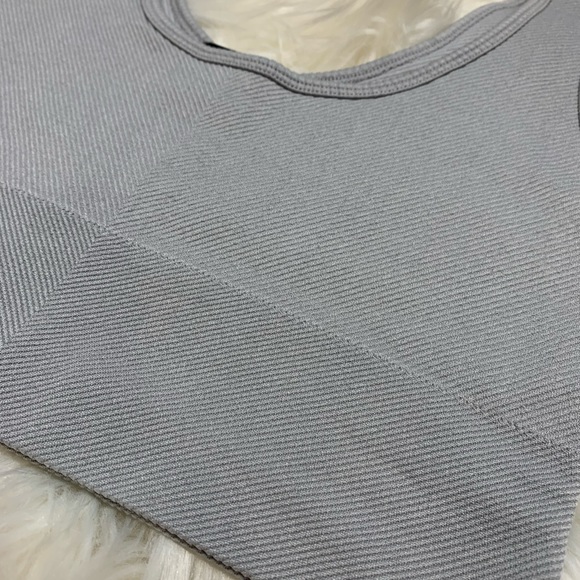 Seamless ribbed workout set - Picture 3 of 7